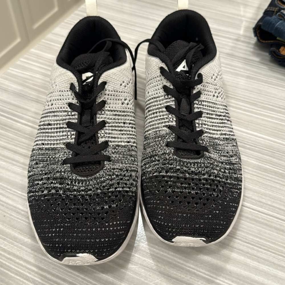 athletic propulsion labs men’s shoe